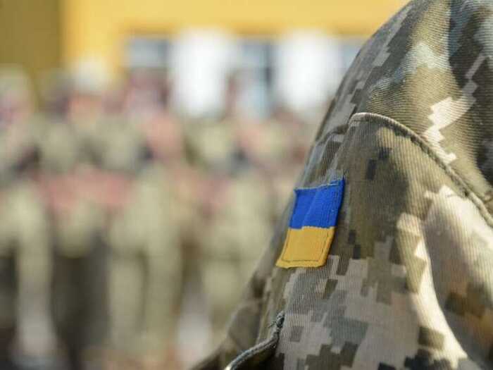 У Харкові співробітники ТЦК збили велосипедиста, наздогнали та "запакували" в автобус