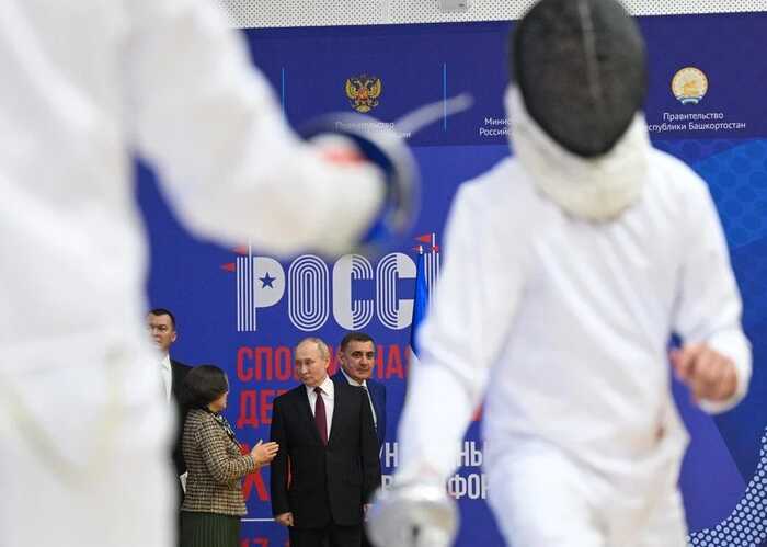 За сприяння олігарха Усманова: Міжнародна федерація фехтування дозволила росіянам брати участь у змаганнях