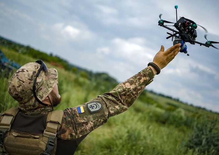В Україну масово їдуть іноземні геймери, щоб працювати операторами дронів у ЗСУ , — ЗМІ